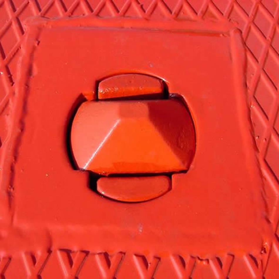 Twist lock
